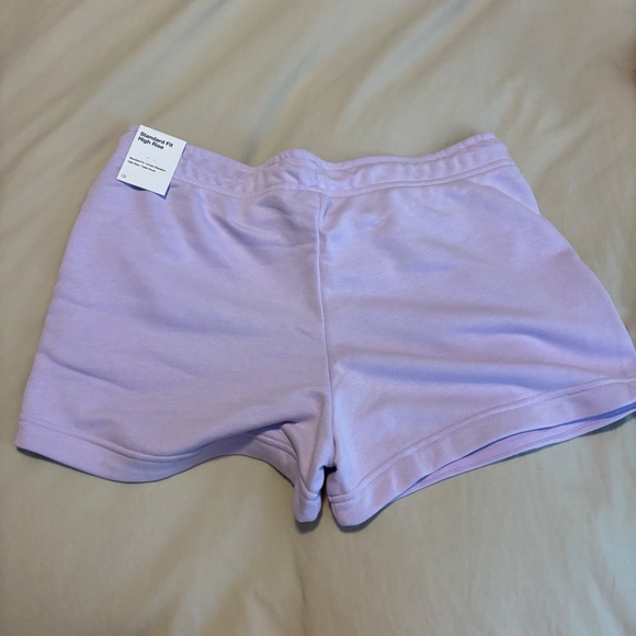 Nike Women’s Essential Fleece Shorts – Lavender – NEW with Tags! - Picture 2 of 3